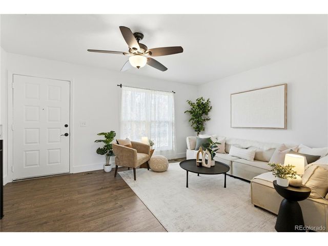 18932 E Kansas Dr, Aurora, CO 80017