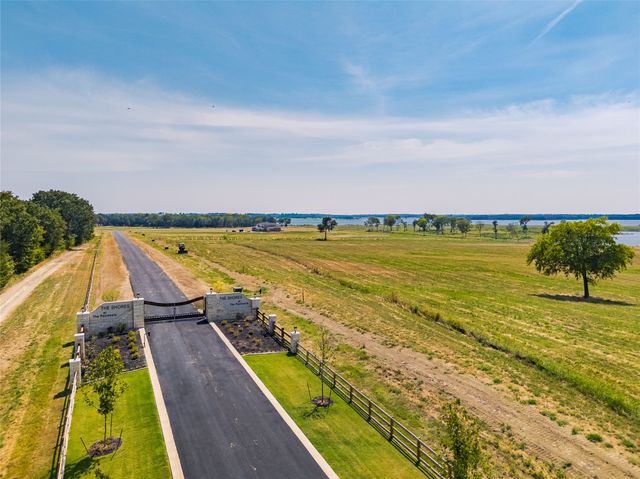 651 Shores Drive, Honey Grove, TX 75446