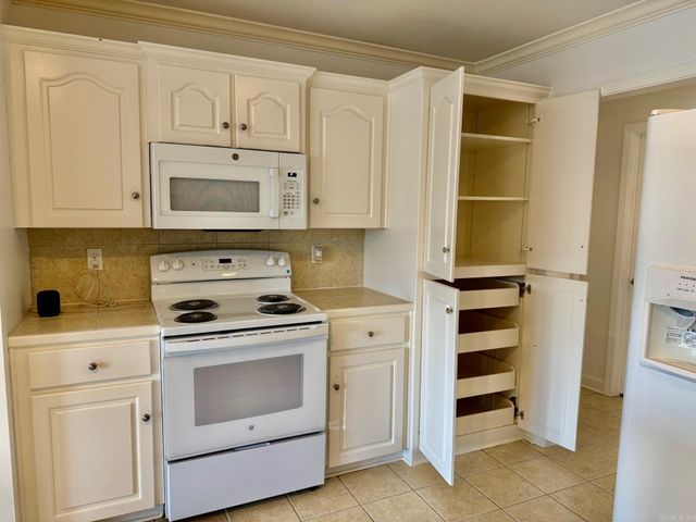 11 Willow Cove, Cabot, AR 72023