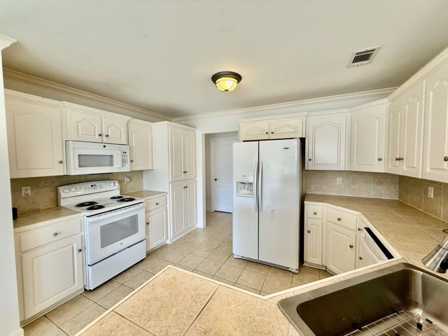 11 Willow Cove, Cabot, AR 72023