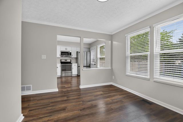 2425 Dunsworth Drive, Columbus, OH 43235