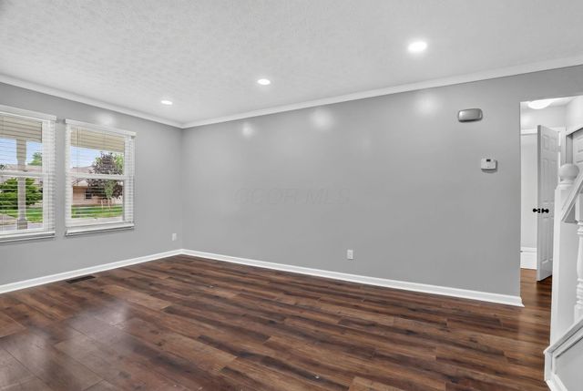 2425 Dunsworth Drive, Columbus, OH 43235