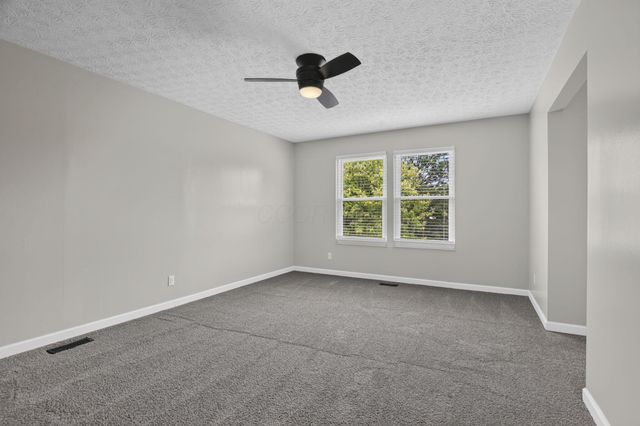 2425 Dunsworth Drive, Columbus, OH 43235