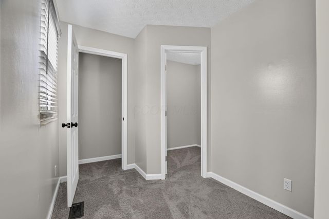 2425 Dunsworth Drive, Columbus, OH 43235