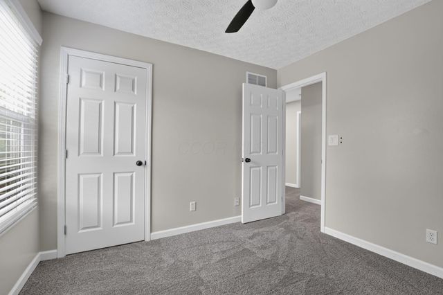 2425 Dunsworth Drive, Columbus, OH 43235