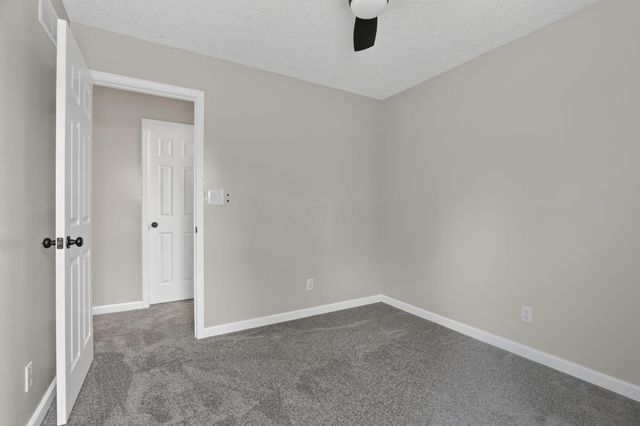 2425 Dunsworth Drive, Columbus, OH 43235
