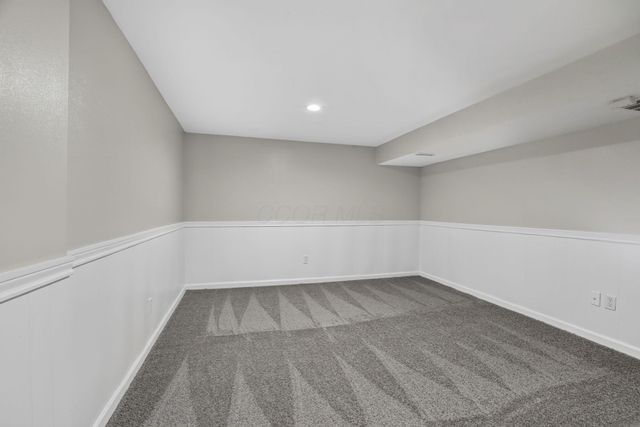 2425 Dunsworth Drive, Columbus, OH 43235