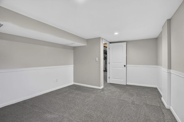 2425 Dunsworth Drive, Columbus, OH 43235