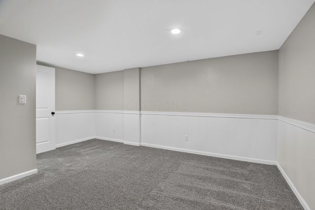 2425 Dunsworth Drive, Columbus, OH 43235
