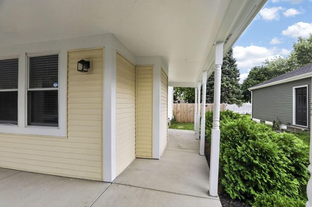 2425 Dunsworth Drive, Columbus, OH 43235