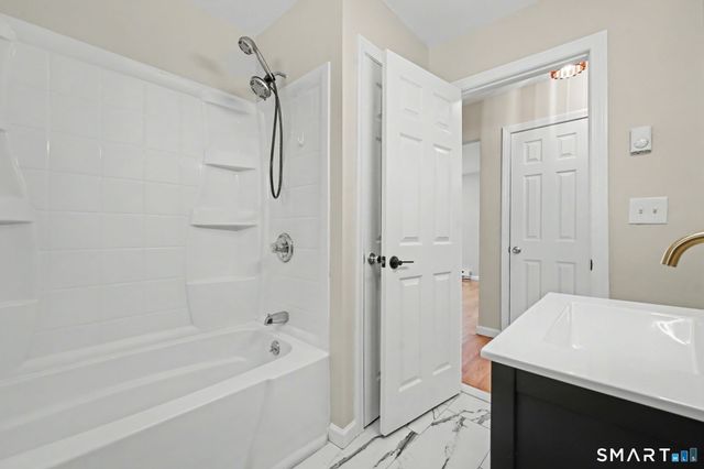 192 Market Street, New Britain, CT 06051