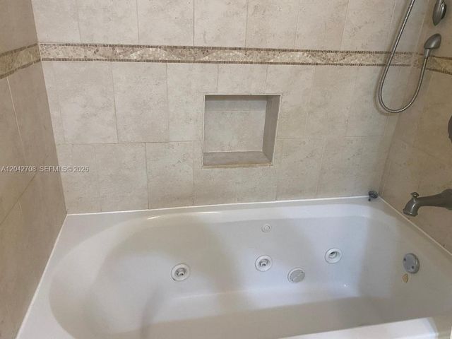 5641 Riverside Dr 303B1, Coral Springs, FL 33067