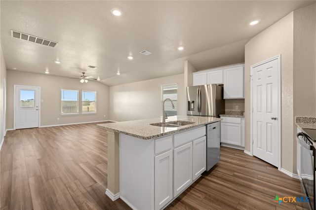 922 Stone Valley Road, Temple, TX 76502