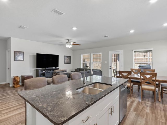 3304 Kingsgarden Road, Denton, TX 76207