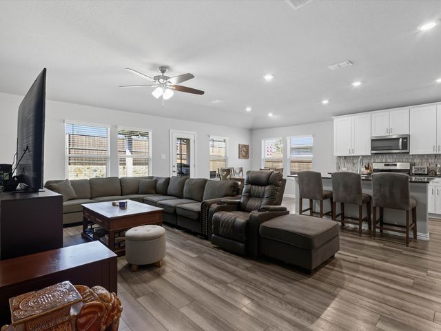 3304 Kingsgarden Road, Denton, TX 76207