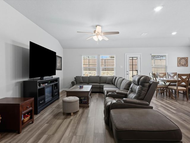 3304 Kingsgarden Road, Denton, TX 76207