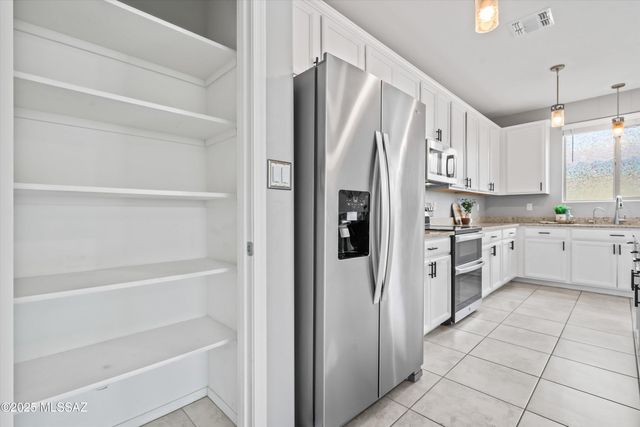 8729 E Stone Meadow Circle, Tucson, AZ 85730