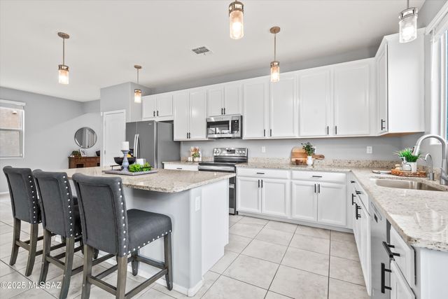 8729 E Stone Meadow Circle, Tucson, AZ 85730