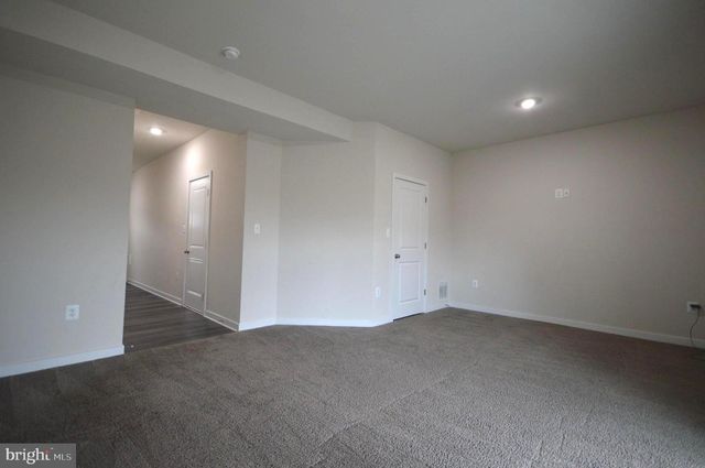 44 MARINERIS CIR, Martinsburg, WV 25405