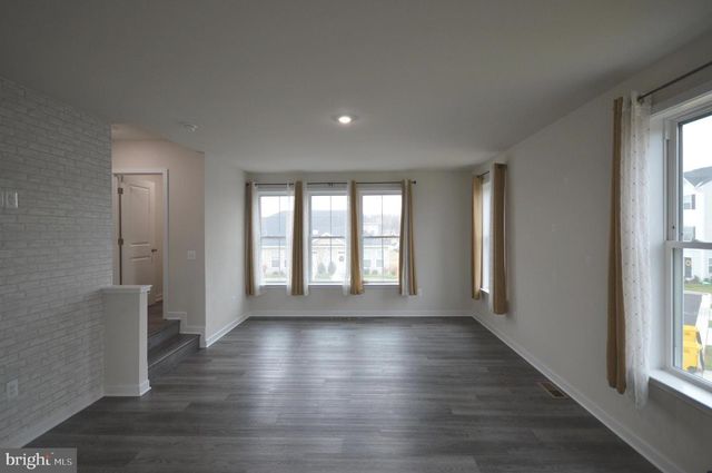 44 MARINERIS CIR, Martinsburg, WV 25405