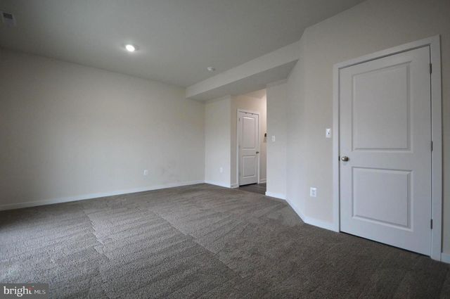 44 MARINERIS CIR, Martinsburg, WV 25405