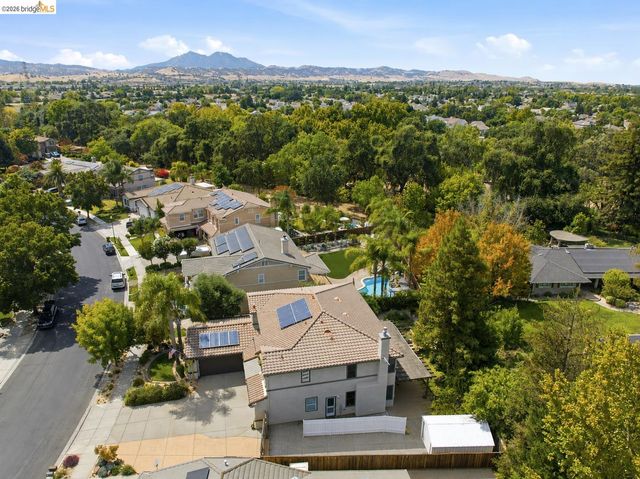 325 San Marino Ln, Brentwood, CA 94513