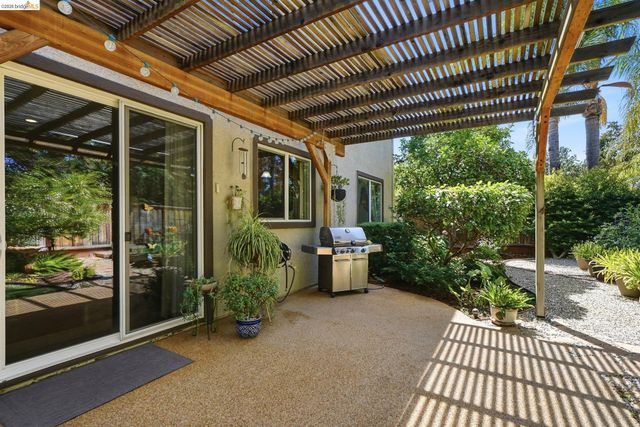 325 San Marino Ln, Brentwood, CA 94513