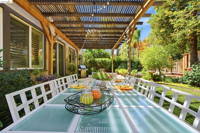 325 San Marino Ln, Brentwood, CA 94513