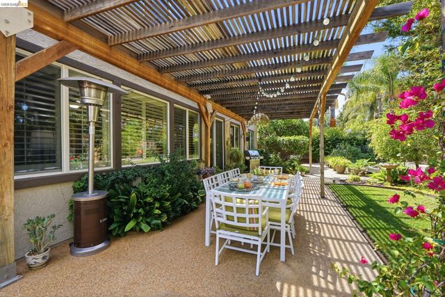 325 San Marino Ln, Brentwood, CA 94513