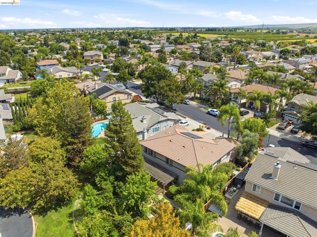325 San Marino Ln, Brentwood, CA 94513