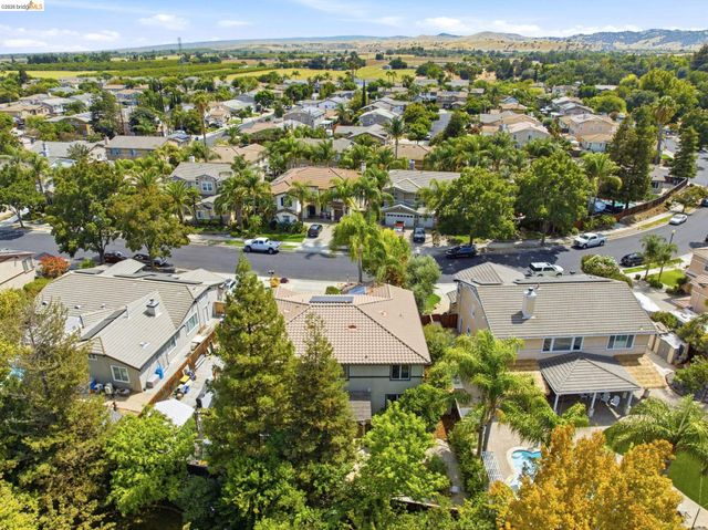 325 San Marino Ln, Brentwood, CA 94513