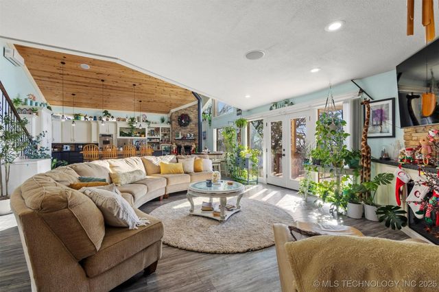 2451 E End, Madill, OK 73446