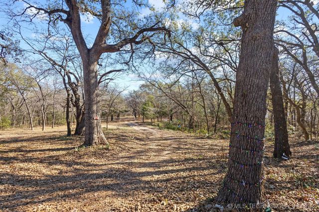 2451 E End, Madill, OK 73446