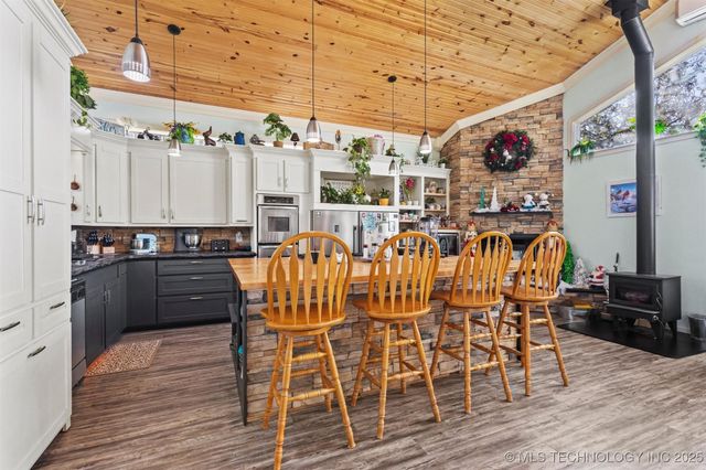 2451 E End, Madill, OK 73446