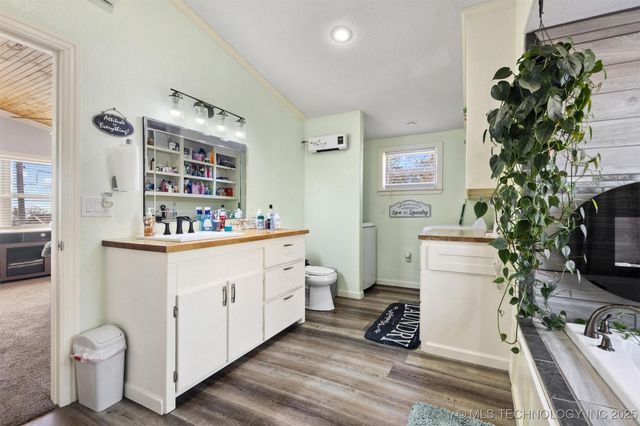 2451 E End, Madill, OK 73446