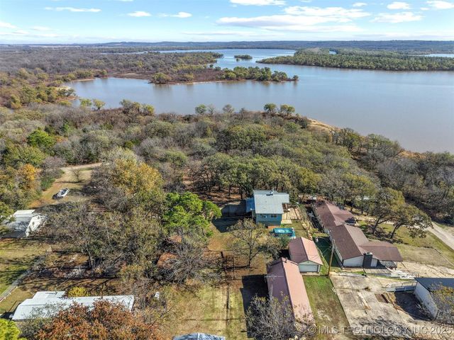 2451 E End, Madill, OK 73446