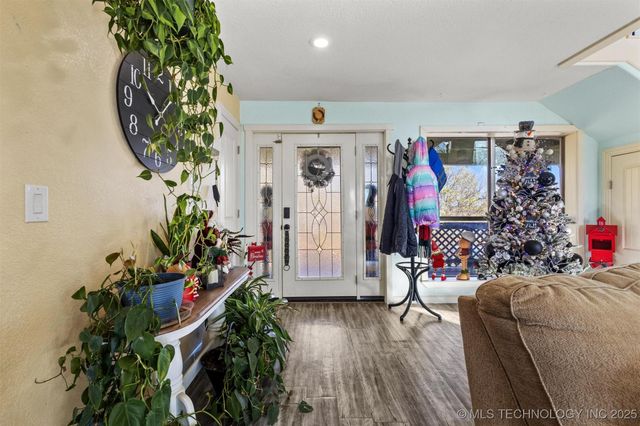 2451 E End, Madill, OK 73446