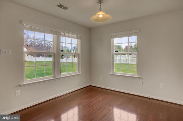 8 ROMANCE LN, Chambersburg, PA 17202