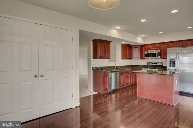 8 ROMANCE LN, Chambersburg, PA 17202