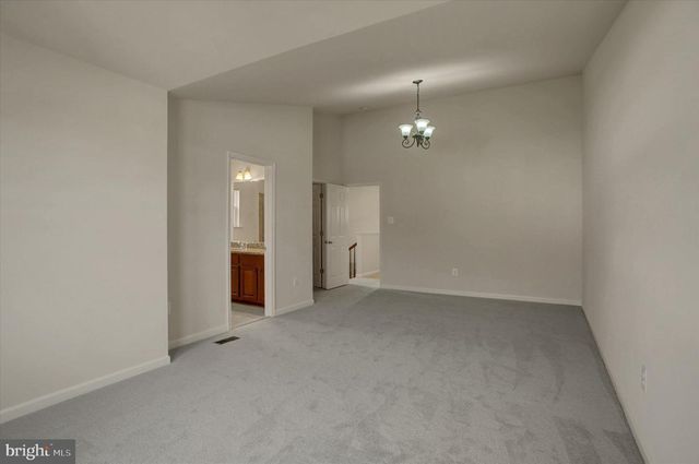 8 ROMANCE LN, Chambersburg, PA 17202