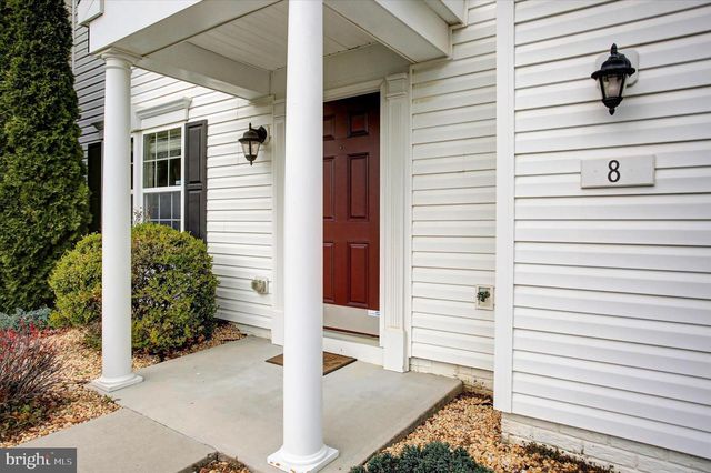 8 ROMANCE LN, Chambersburg, PA 17202