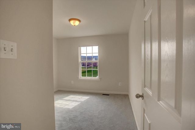 8 ROMANCE LN, Chambersburg, PA 17202