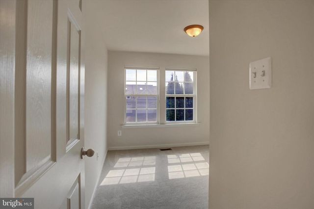 8 ROMANCE LN, Chambersburg, PA 17202