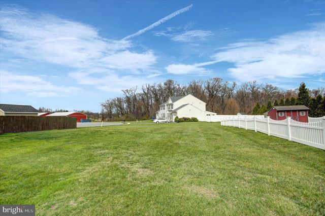 8 ROMANCE LN, Chambersburg, PA 17202