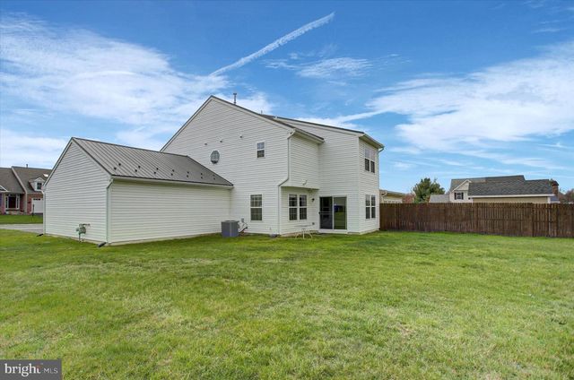 8 ROMANCE LN, Chambersburg, PA 17202