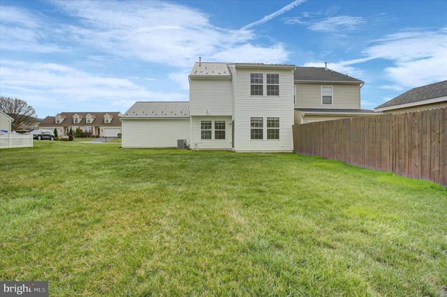 8 ROMANCE LN, Chambersburg, PA 17202