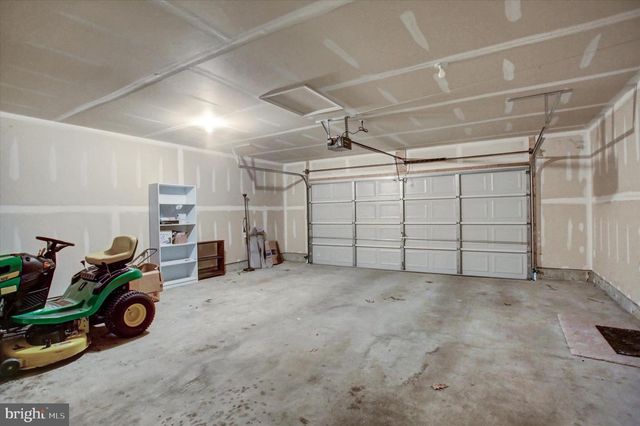 8 ROMANCE LN, Chambersburg, PA 17202