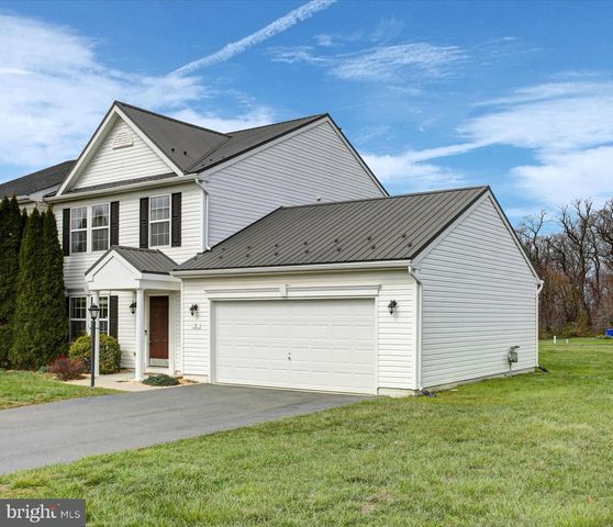 8 ROMANCE LN, Chambersburg, PA 17202