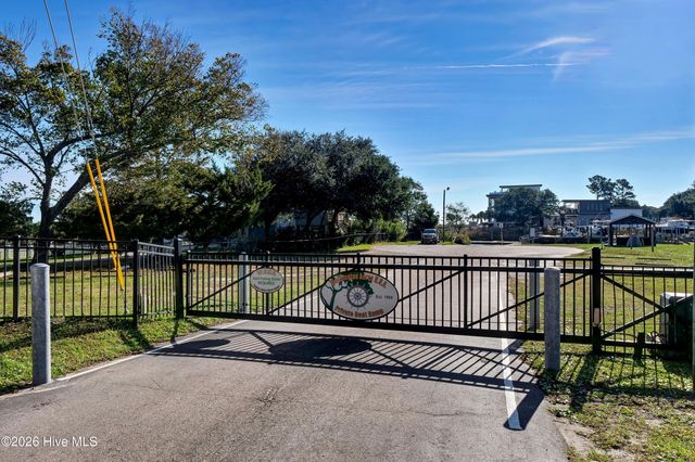 353 Washington Acres Road, Hampstead, NC 28443