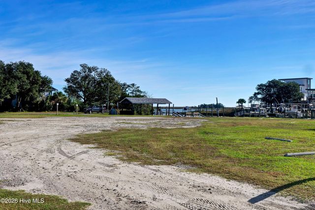 353 Washington Acres Road, Hampstead, NC 28443